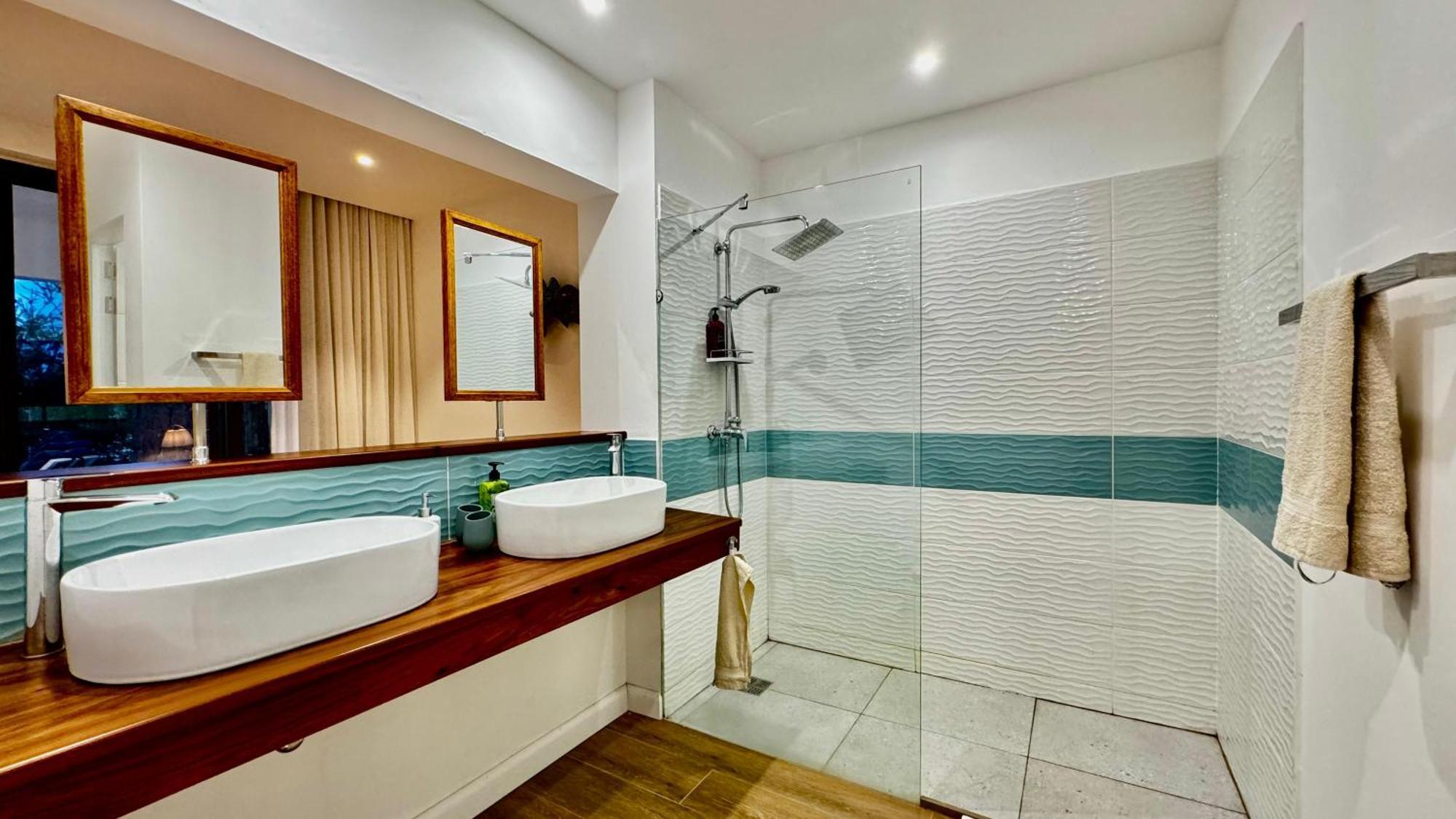Appartement De Luxe Piscine Et Vue Mer Riviere Noire Bagian luar foto